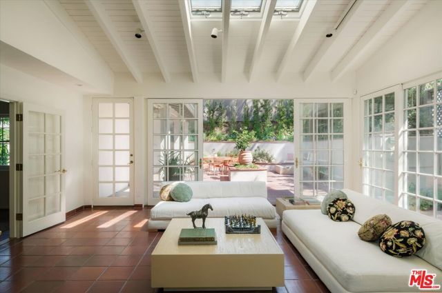 2560 Micheltorena Street, Los Angeles, CA 90039