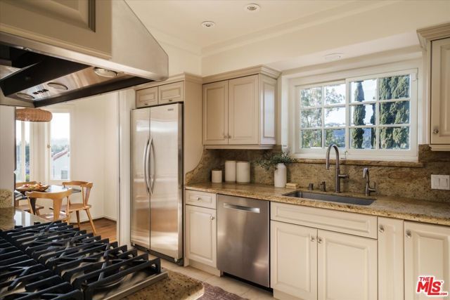2560 Micheltorena Street, Los Angeles, CA 90039