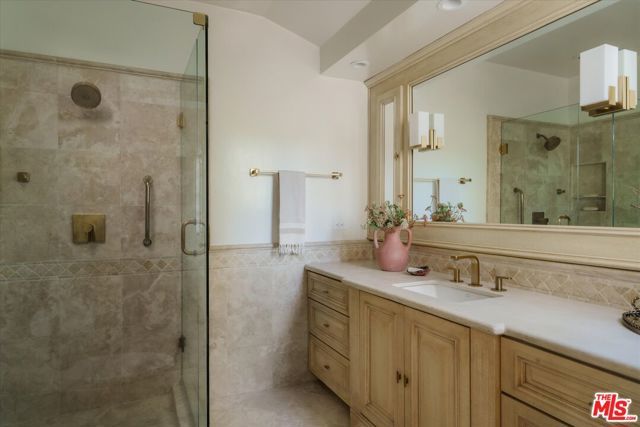 2560 Micheltorena Street, Los Angeles, CA 90039
