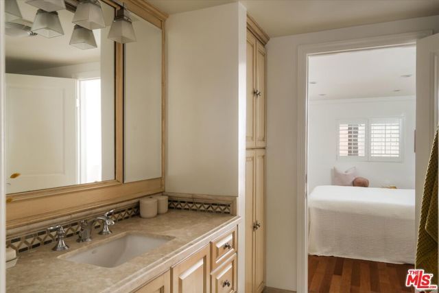 2560 Micheltorena Street, Los Angeles, CA 90039