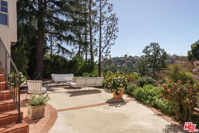 2560 Micheltorena Street, Los Angeles, CA 90039