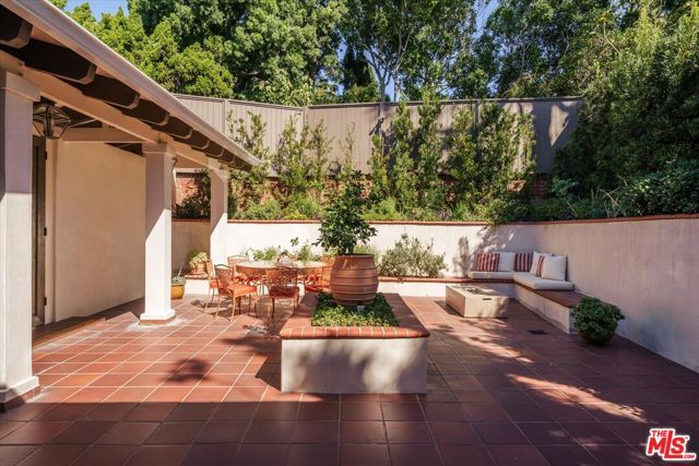 2560 Micheltorena Street, Los Angeles, CA 90039