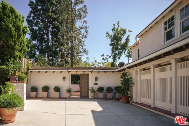2560 Micheltorena Street, Los Angeles, CA 90039