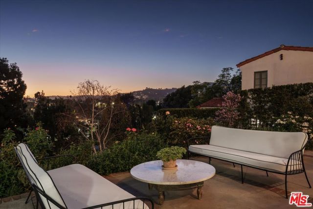 2560 Micheltorena Street, Los Angeles, CA 90039