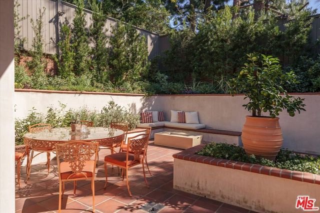 2560 Micheltorena Street, Los Angeles, CA 90039