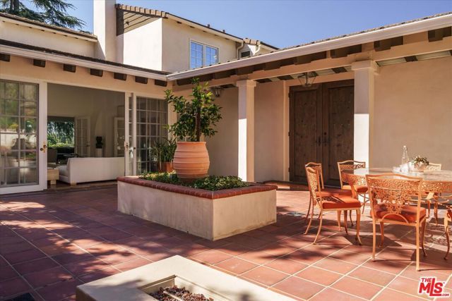 2560 Micheltorena Street, Los Angeles, CA 90039