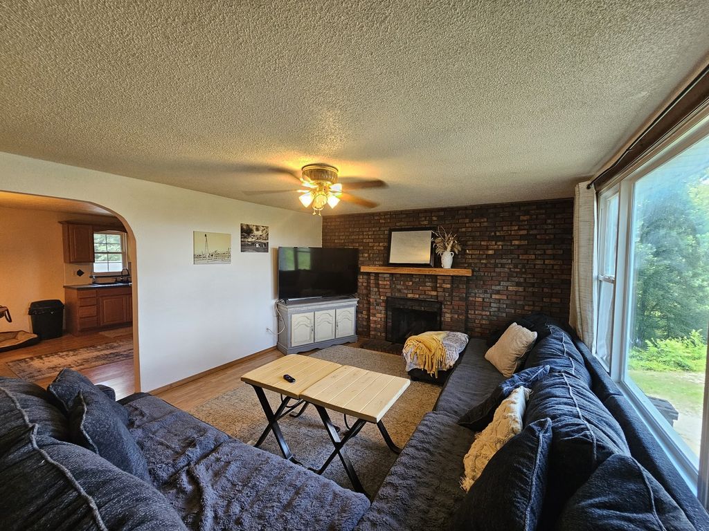 Image 16 of property listing at 8841 N Triton Lane, Mt Vernon, IL 62864