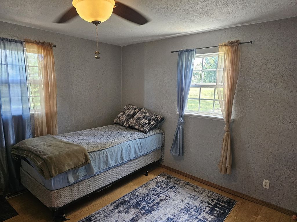 Image 24 of property listing at 8841 N Triton Lane, Mt Vernon, IL 62864
