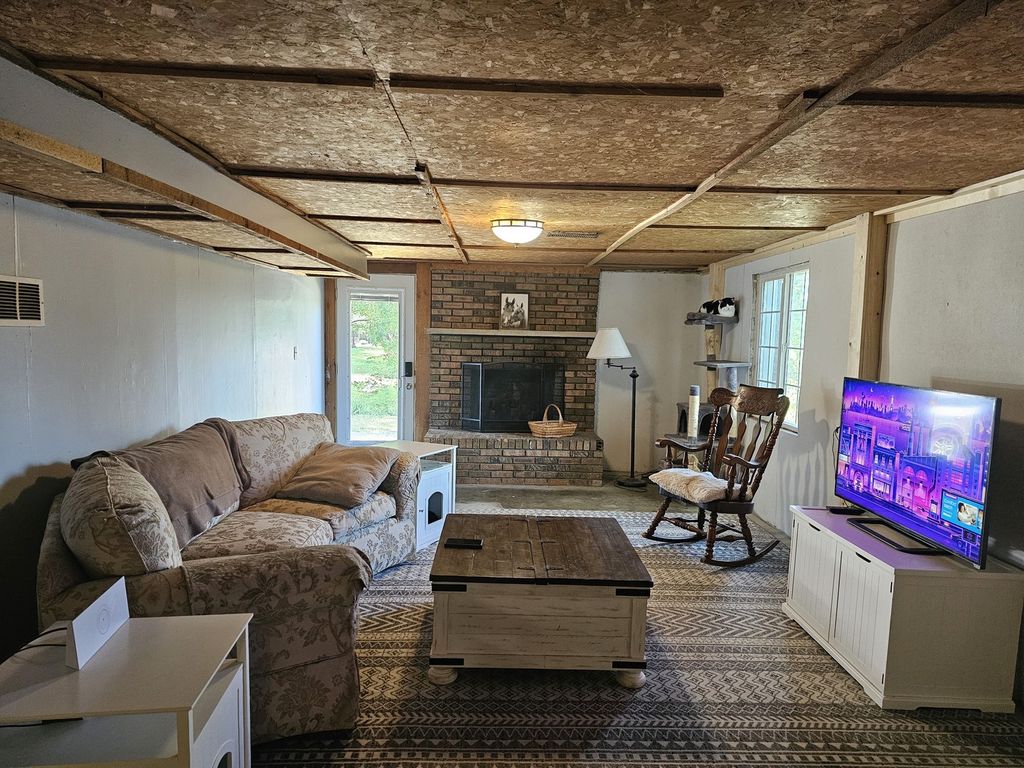 Image 28 of property listing at 8841 N Triton Lane, Mt Vernon, IL 62864