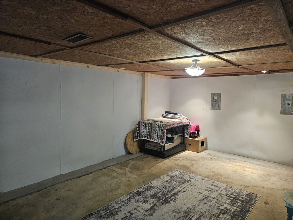 Image 29 of property listing at 8841 N Triton Lane, Mt Vernon, IL 62864