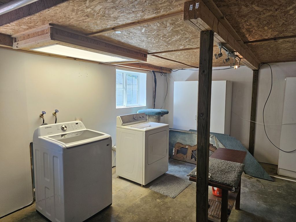 Image 32 of property listing at 8841 N Triton Lane, Mt Vernon, IL 62864