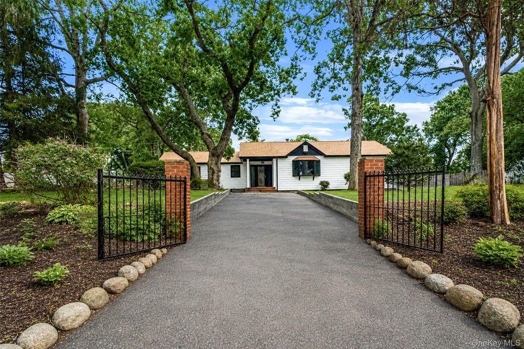 68 Oakdale Avenue, Selden, NY 11784 — exterior