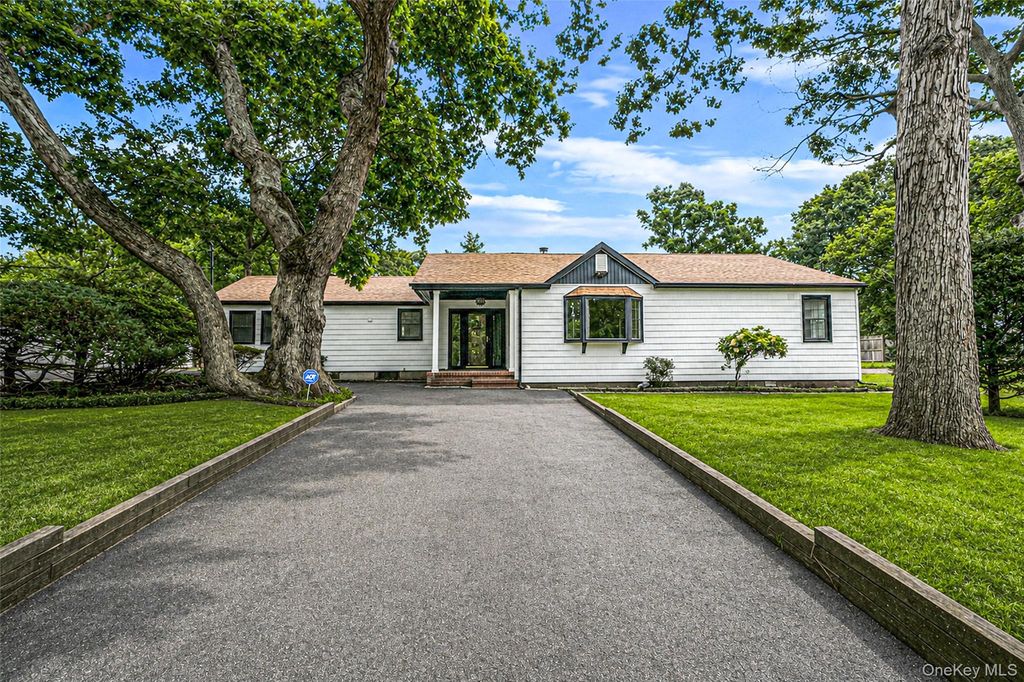 68 Oakdale Avenue, Selden, NY 11784 — photo 2