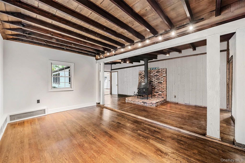 68 Oakdale Avenue, Selden, NY 11784 — photo 4