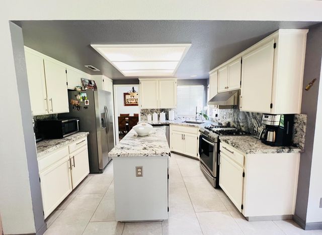 1717 Don Pedro Rd, Ceres, CA 95307