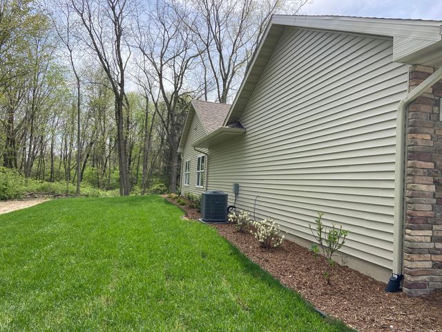 730 Violet Way, St. Joseph, MI 49085