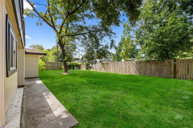 23323 Birnam Wood Boulevard, Spring, TX 77373