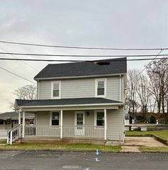 2 Fairmount Avenue, Johnston, RI 02919