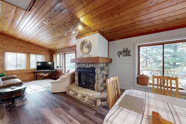 W3797 Lakeview Park Drive, Lake Geneva, WI 53147