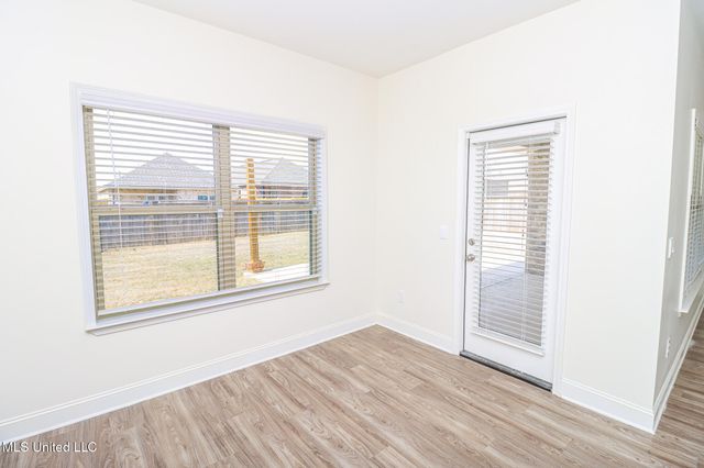 212 Serenity Lake Drive, Pearl, MS 39208