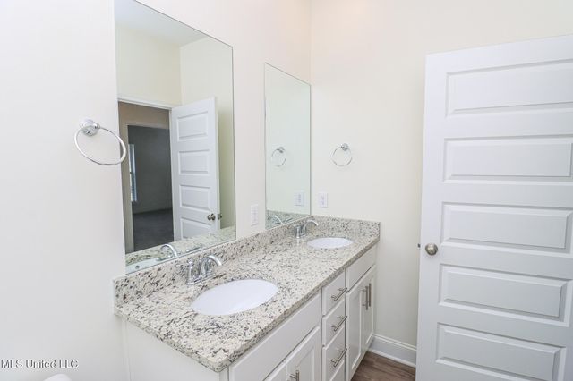 212 Serenity Lake Drive, Pearl, MS 39208