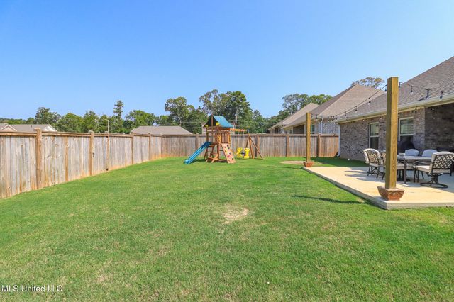 212 Serenity Lake Drive, Pearl, MS 39208