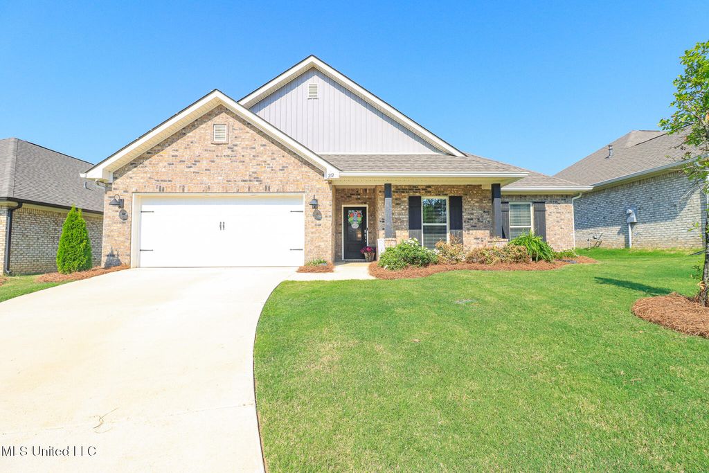 212 Serenity Lake Drive, Pearl, MS 39208