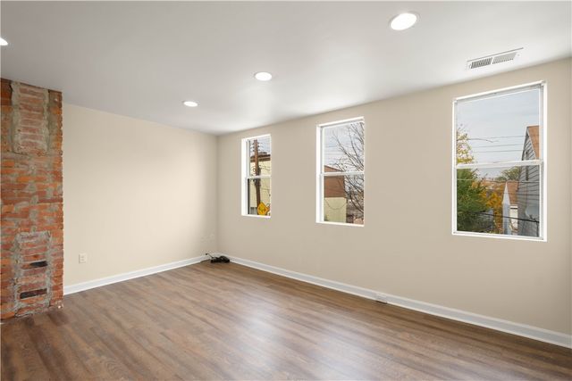 1934 Huron St, South Side, PA 15203