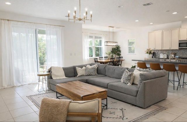 8205 BAYLISS COURT, Orlando, FL 32825