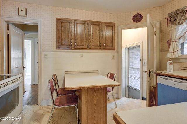 1610 S Joplin Avenue, Joplin, MO 64804