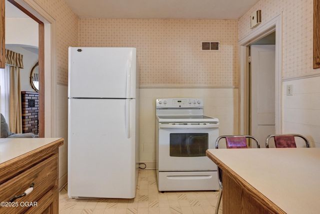 1610 S Joplin Avenue, Joplin, MO 64804