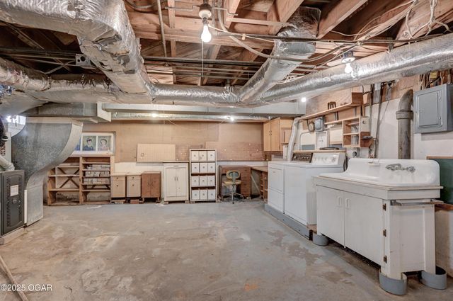 1610 S Joplin Avenue, Joplin, MO 64804