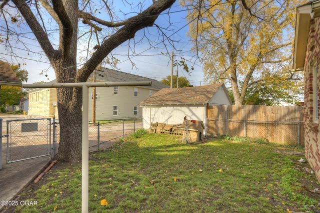 1610 S Joplin Avenue, Joplin, MO 64804