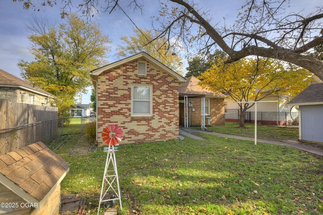 1610 S Joplin Avenue, Joplin, MO 64804