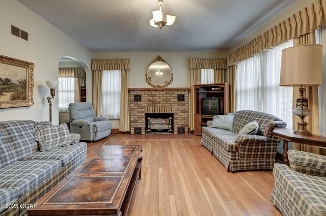 1610 S Joplin Avenue, Joplin, MO 64804