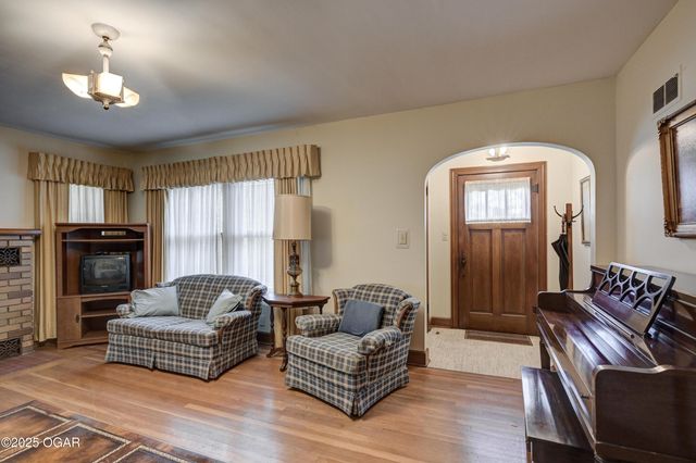 1610 S Joplin Avenue, Joplin, MO 64804