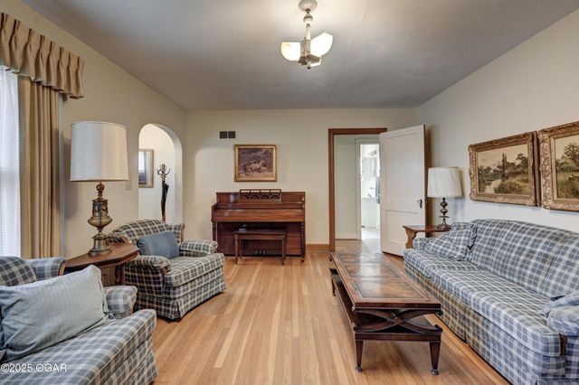 1610 S Joplin Avenue, Joplin, MO 64804