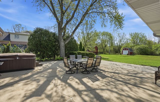 13 Wild Cherry Lane, Palos Park, IL 60464