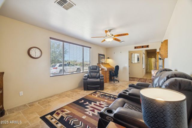103 S SIXSHOOTER Road S, Apache Junction, AZ 85119
