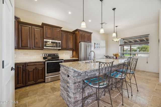 103 S SIXSHOOTER Road S, Apache Junction, AZ 85119