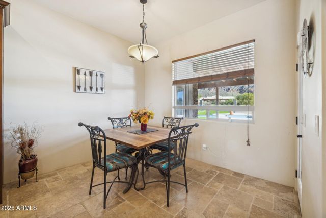 103 S SIXSHOOTER Road S, Apache Junction, AZ 85119