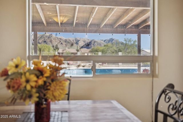 103 S SIXSHOOTER Road S, Apache Junction, AZ 85119