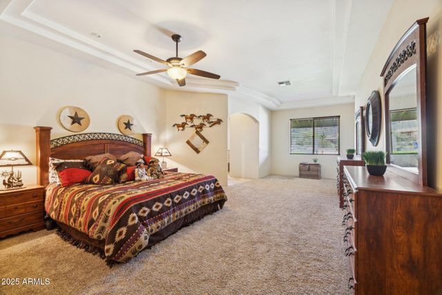 103 S SIXSHOOTER Road S, Apache Junction, AZ 85119