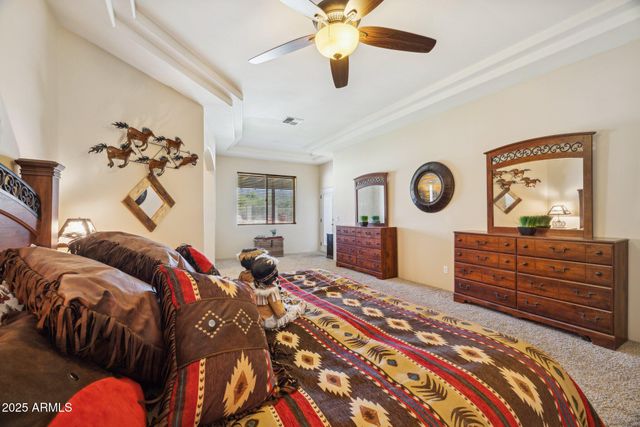 103 S SIXSHOOTER Road S, Apache Junction, AZ 85119