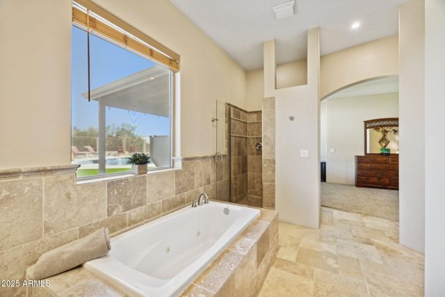 103 S SIXSHOOTER Road S, Apache Junction, AZ 85119