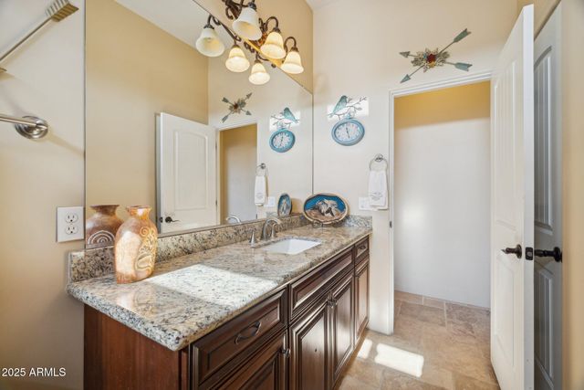 103 S SIXSHOOTER Road S, Apache Junction, AZ 85119