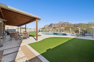 103 S SIXSHOOTER Road S, Apache Junction, AZ 85119