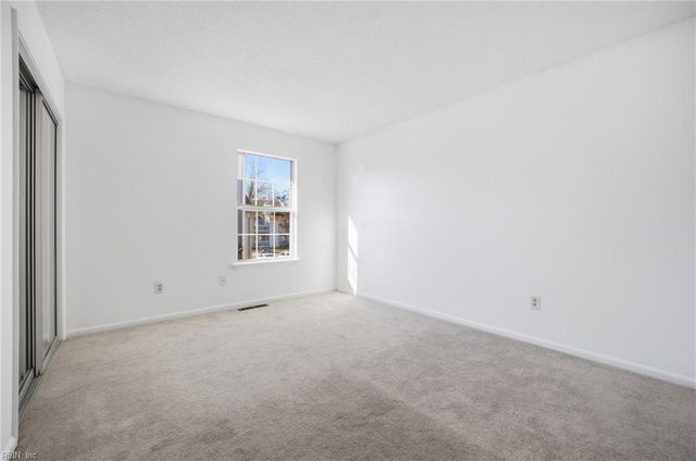 3633 Essex Pond Quay, Virginia Beach, VA 23462