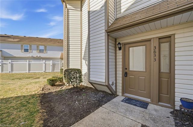 3633 Essex Pond Quay, Virginia Beach, VA 23462