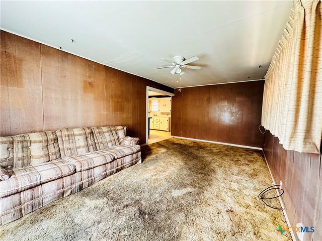 412 Poth Street, Yoakum, TX 77995